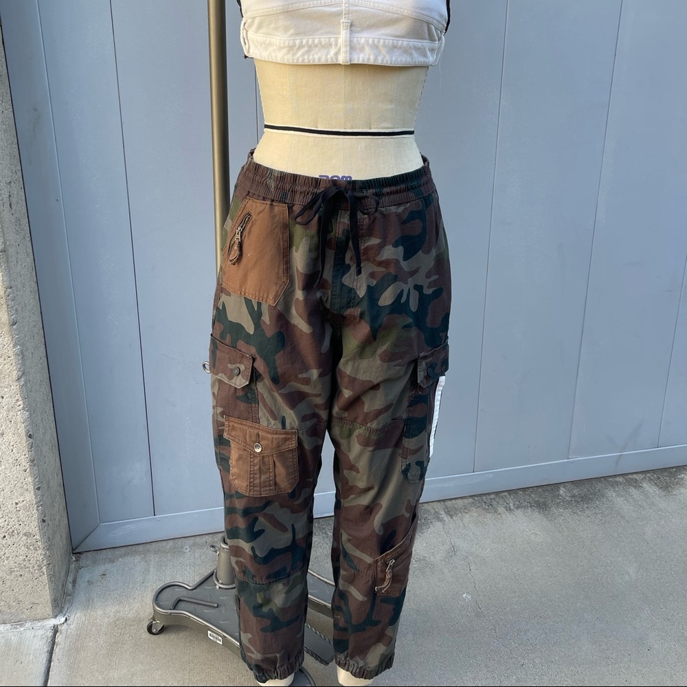 CUSTOM PANTS